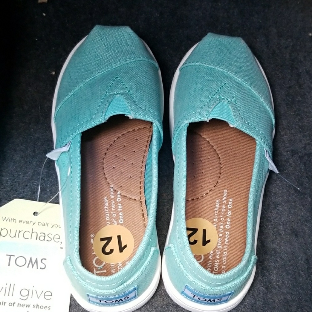 NWT UNISEX Tom's Linen Shoes
